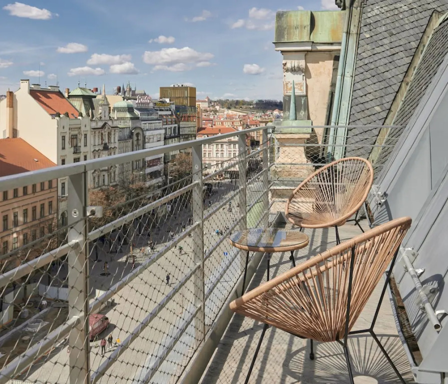 VN17 Rooftop Suites by Adrez