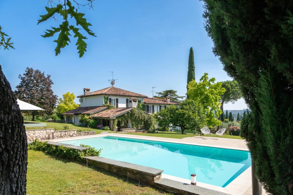 Luxury Estate on the Hills of Lake Garda