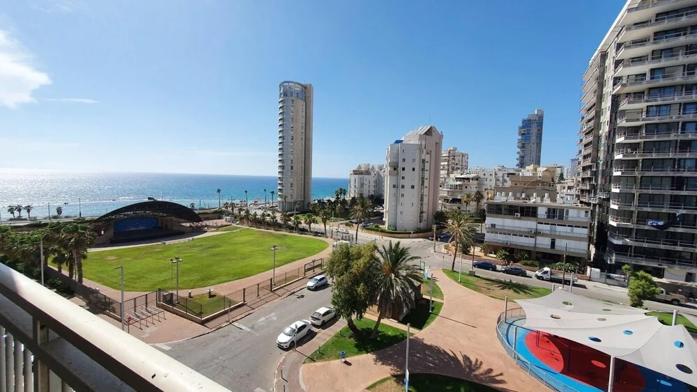 Masaryk Musk in Bat Yam