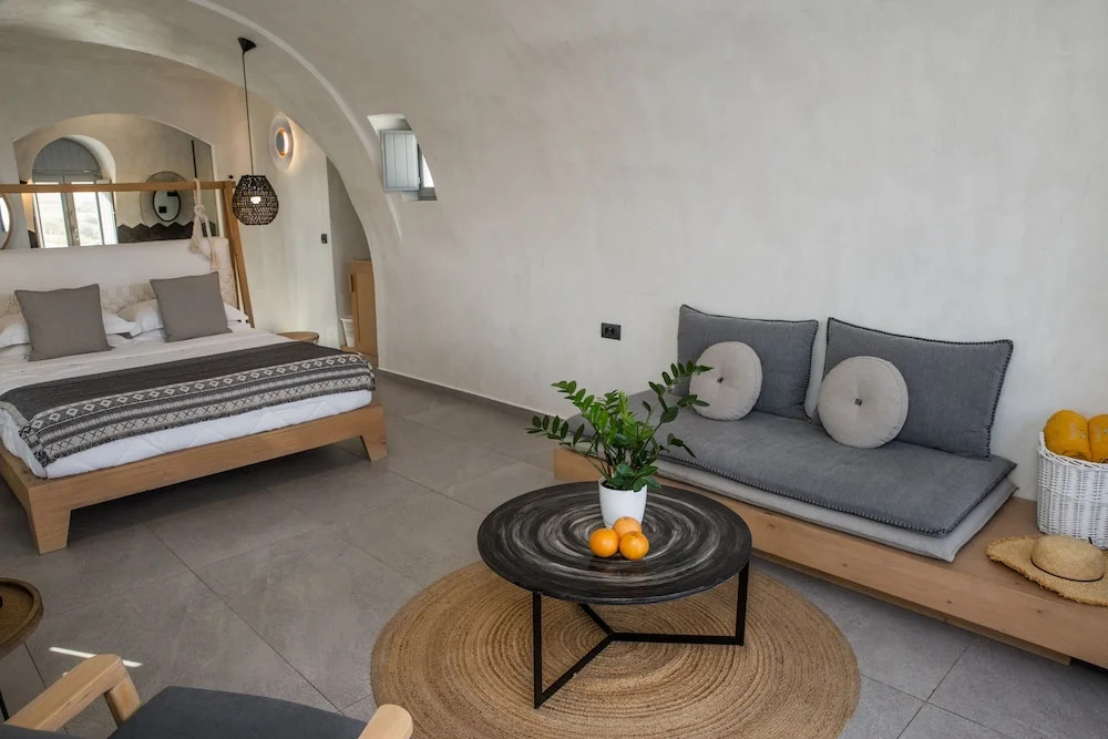 Almyra Studios & Apartments