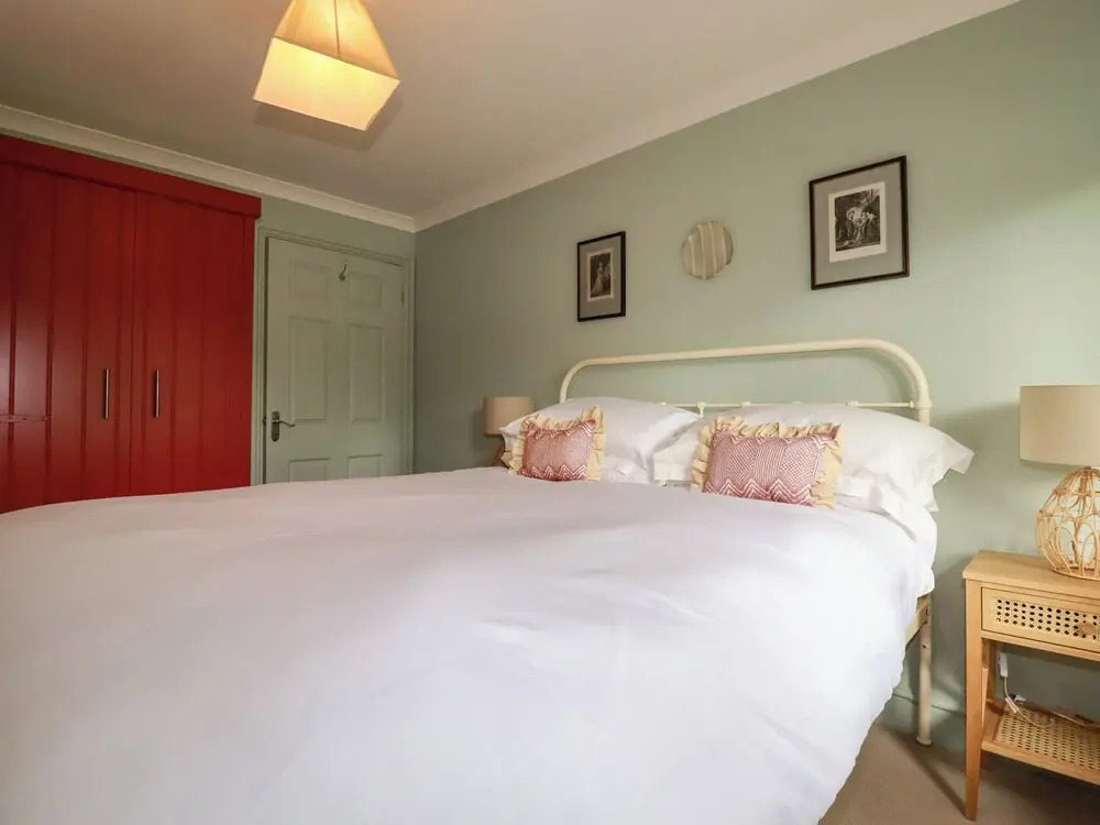 6 Trelawney Court