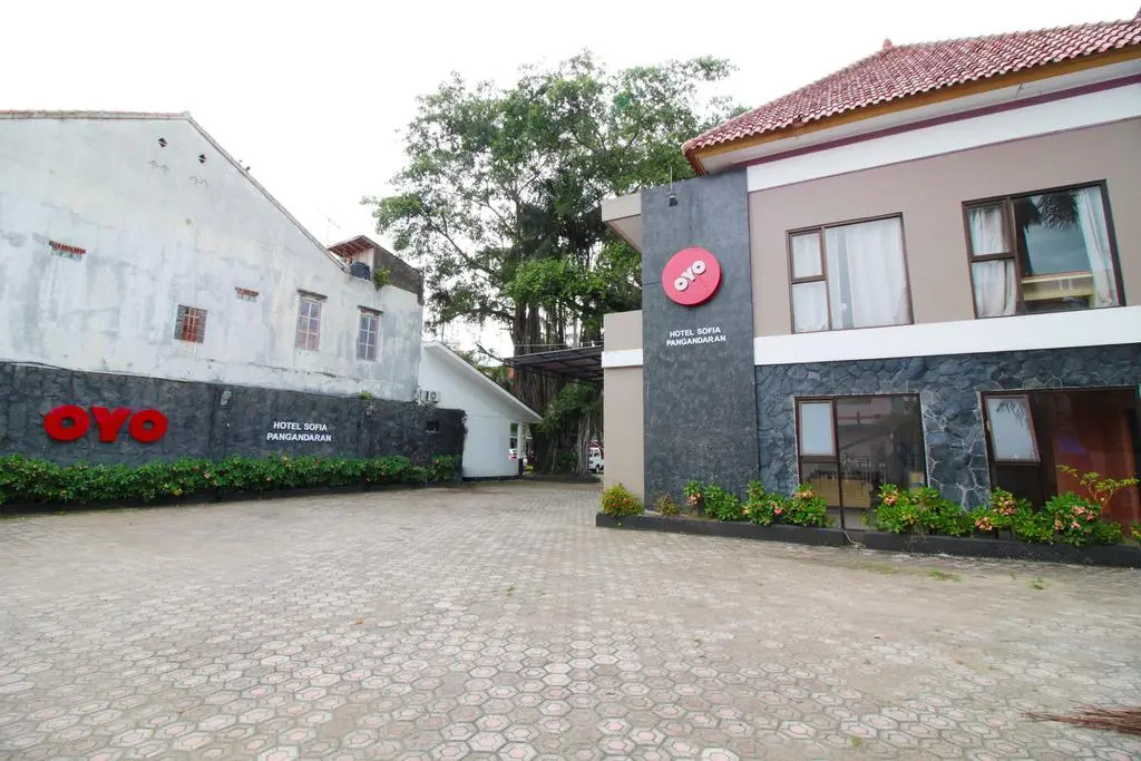 RedDoorz Plus At Hotel Sofia Pangandaran