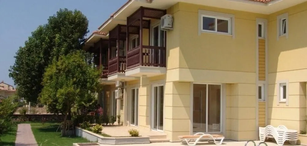 Villa RN4D by JoyLettings