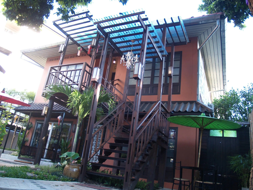 Sirikamsan House