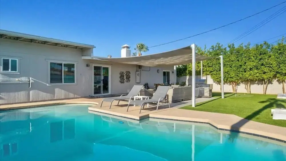 Amazing 4-bdrm W/backyard Paradise in Scottsdale!