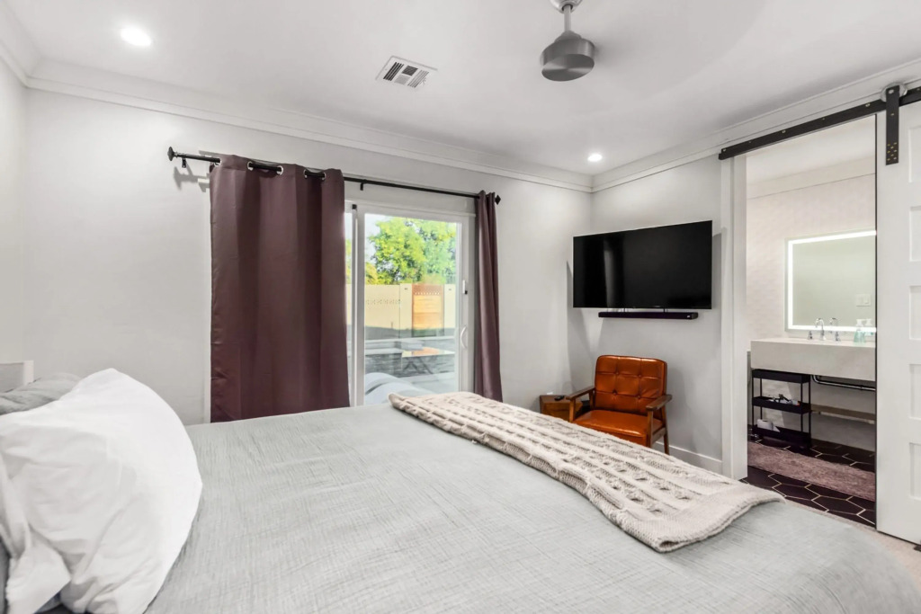 Sunsets on 11th by Avantstay Resort-style Pool + Hot Tub Game Room