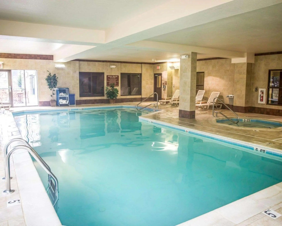 Holiday Inn Express & Suites Clear Spring by IHG