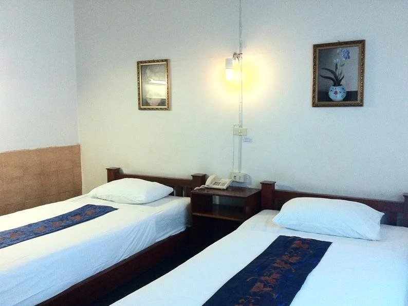 Paradorn Hotel