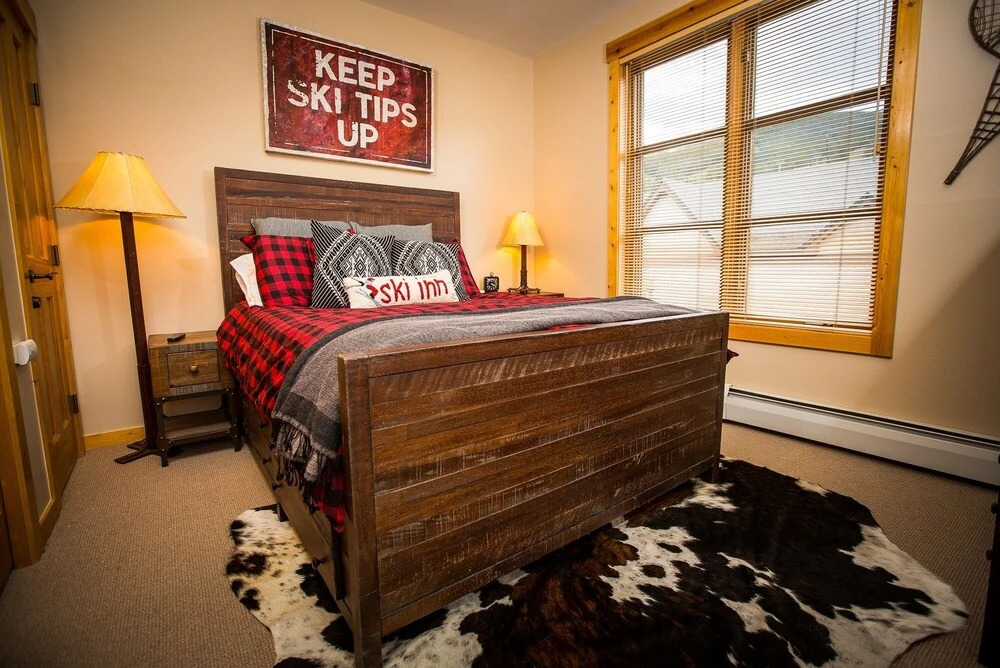 Spacious, Mountain Chic, Close to Ski Lift 1 bedroom - TM316 by Redawning