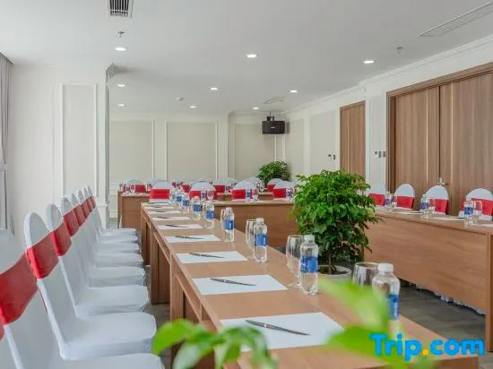 Avari Hotel