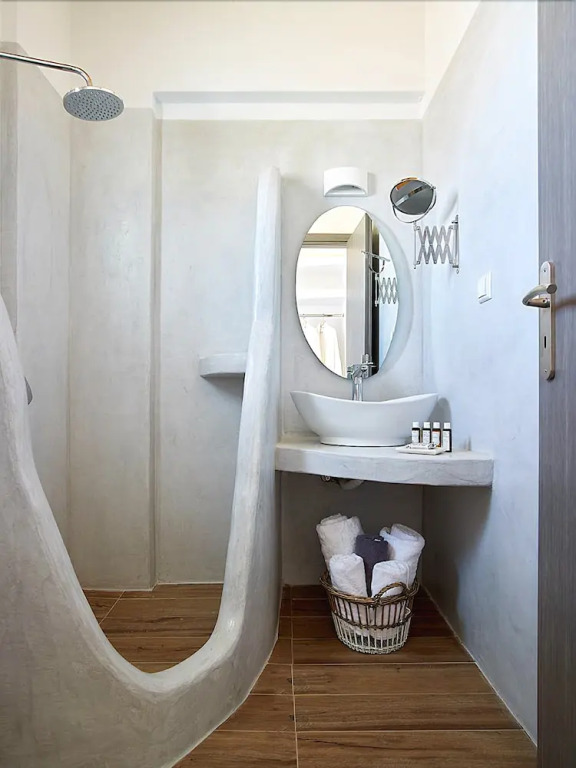Lithos Luxury Rooms
