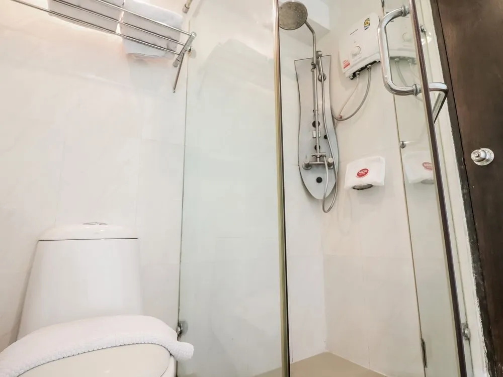 Boss Suites Nana Hotel