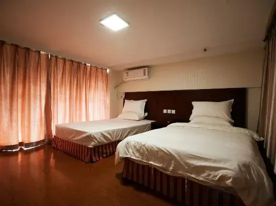 Yifeng Business Motel