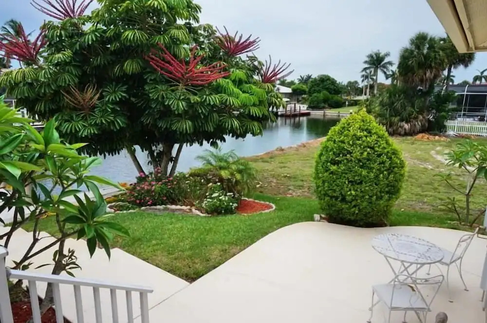 MANOR41 3 Bedroom Holiday Home by Marco Naples Vacation Homes