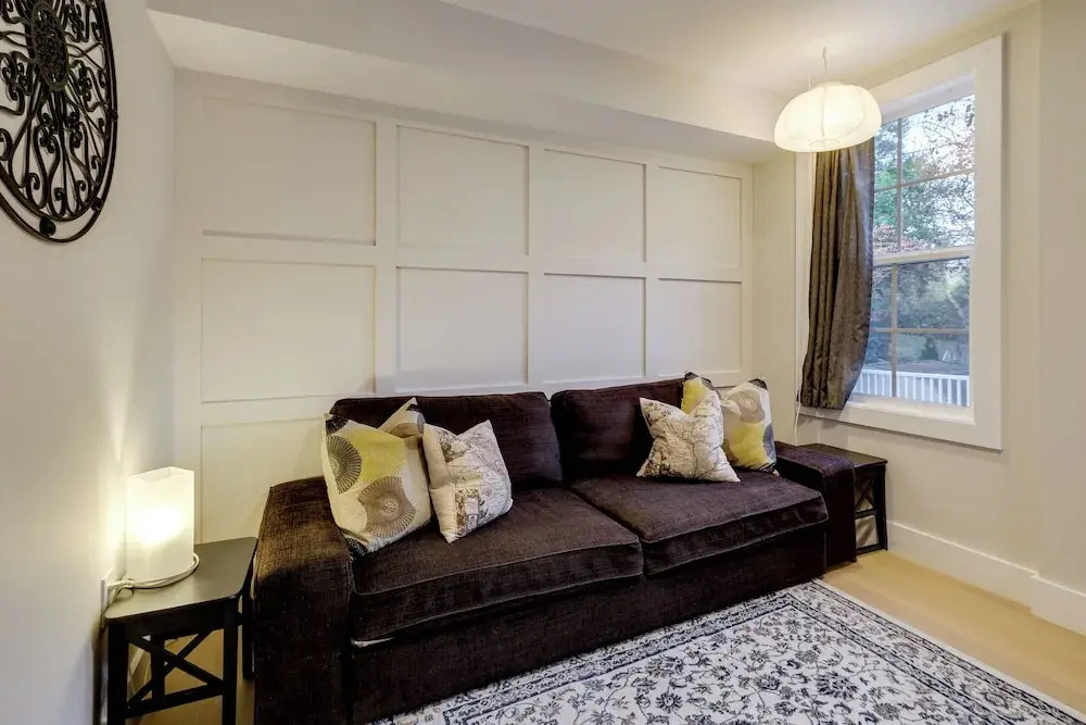 Walk to Metro & Dtwn Silver Spring! Sleek Apt