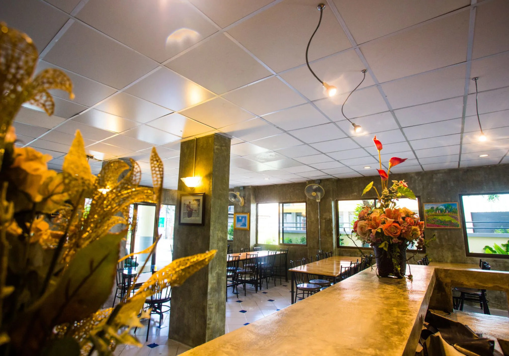 Central Place Hotel