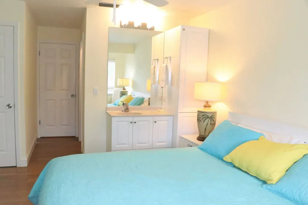 Siesta Beach House #303 2 Bedrooms 1.5 Bathroom Townhouse