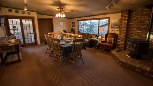 Canyon Colors Bed  Breakfast