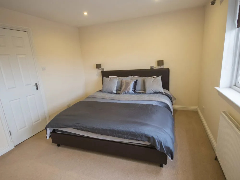 Crown Luxury Serviced Apartments