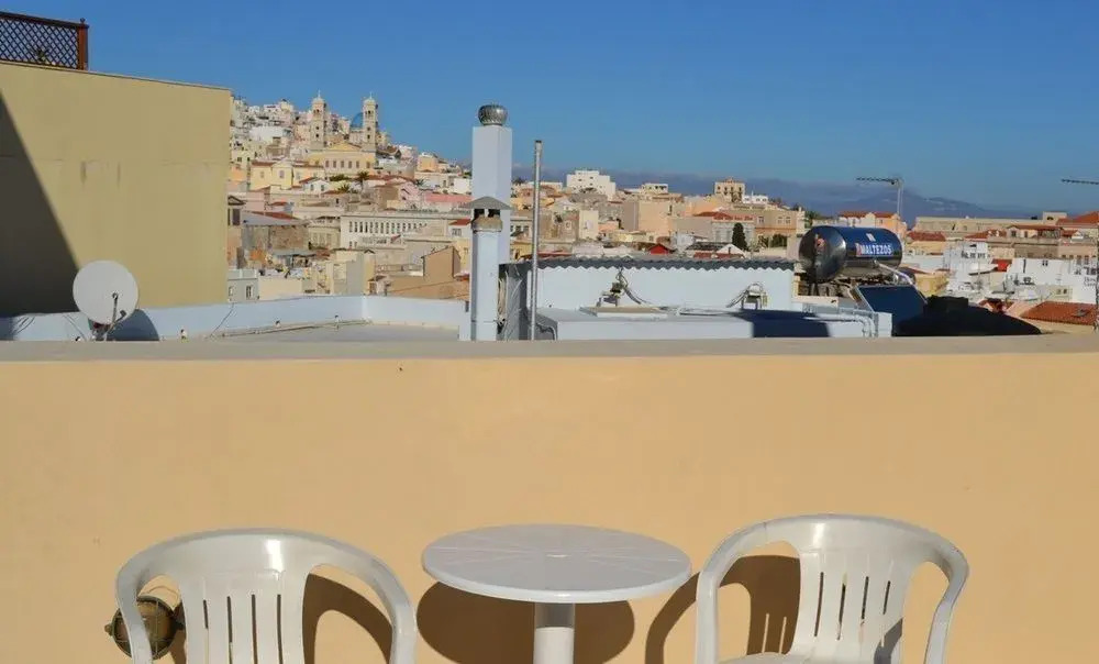 HERMOUPOLI ROOMS