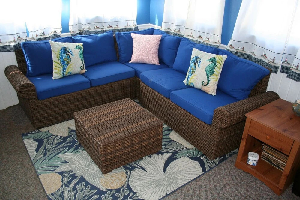 Hibiscus Hacienda - 2 BR Cozy Beach House - Short Walk to the Beach