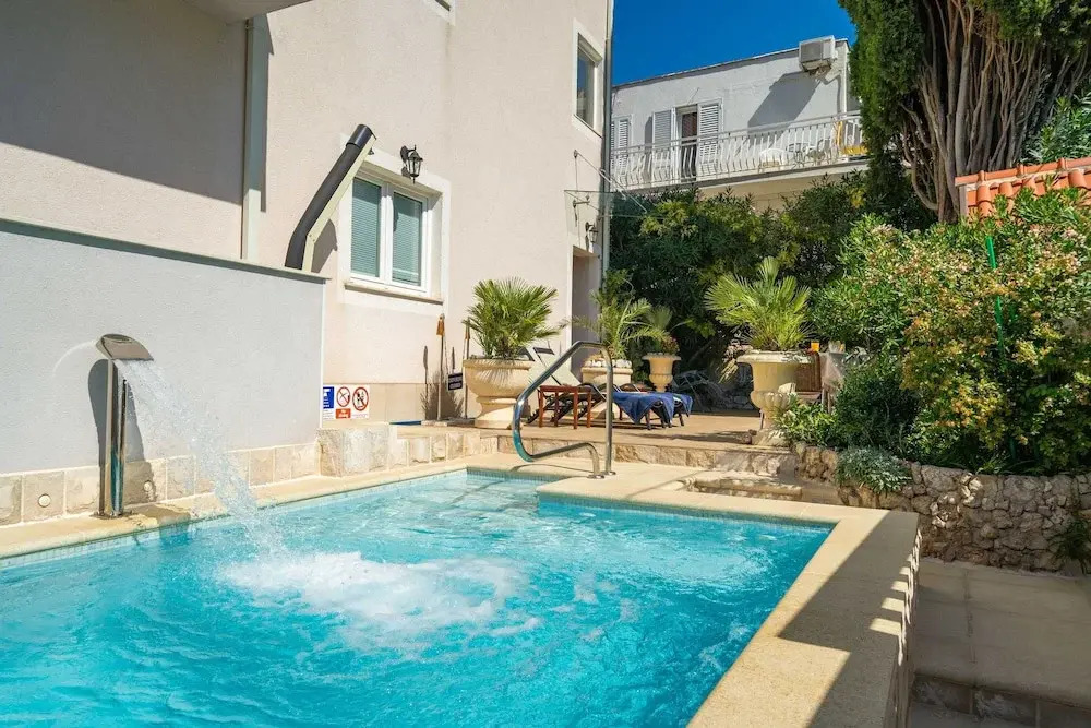 Apartments Villa Aura