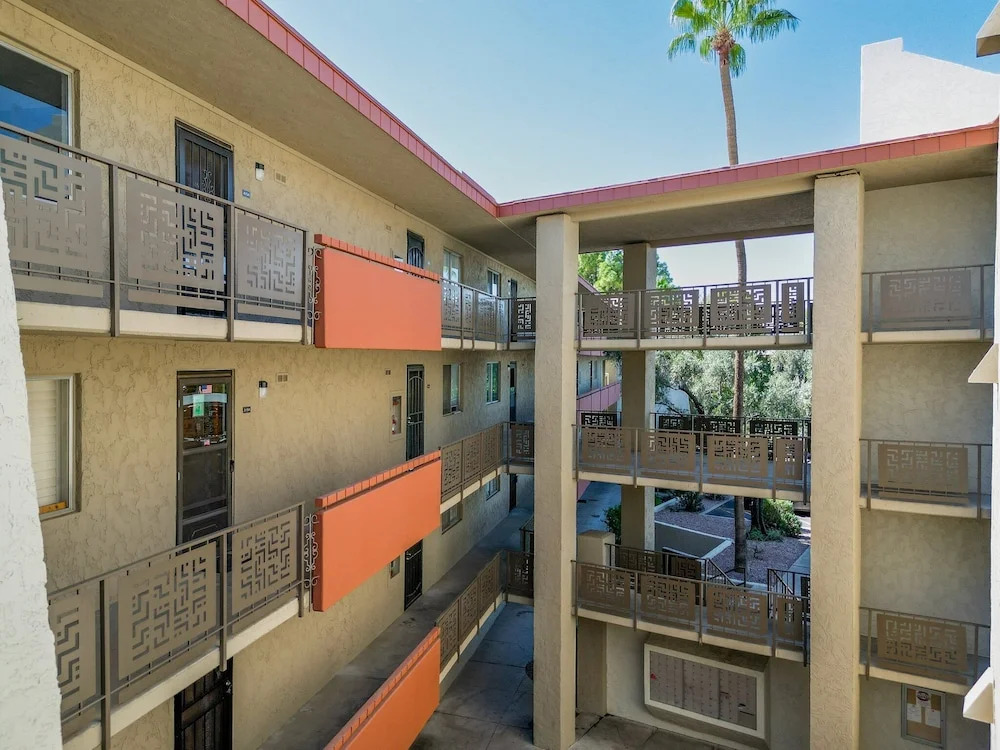 Maya Motel