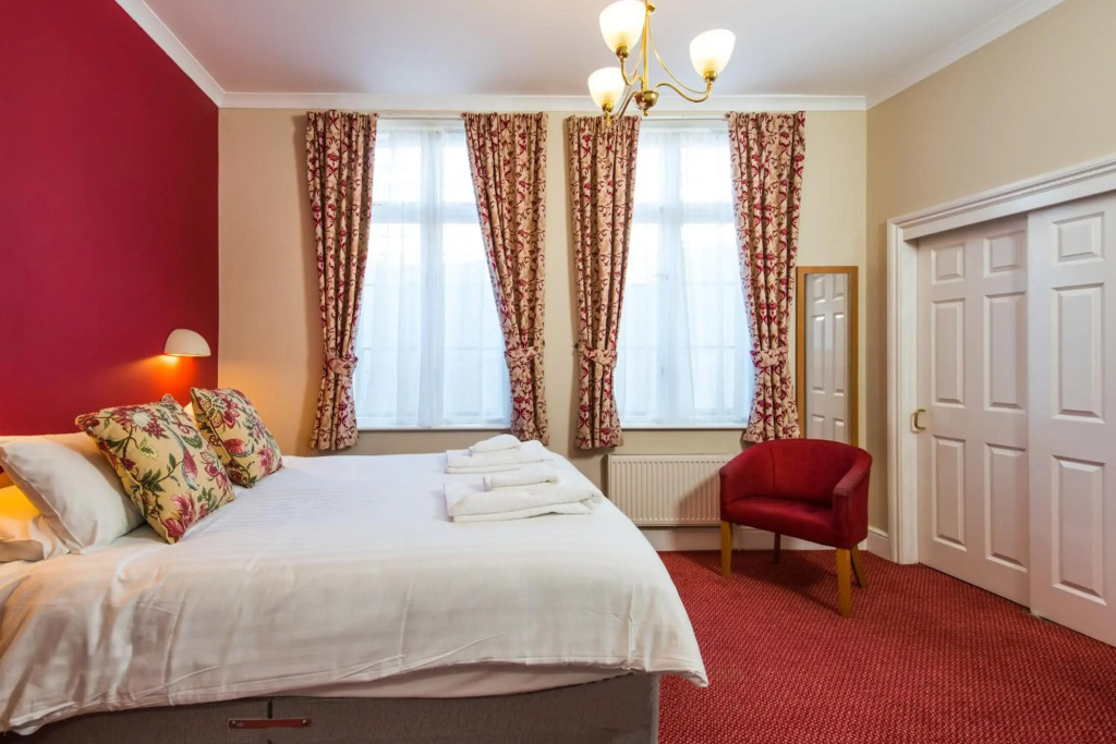 Cliffden Hotel
