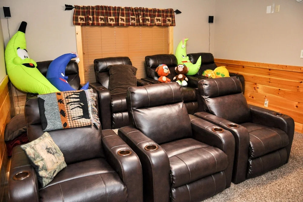 SUNSET POINTE - 5 Br Cabin