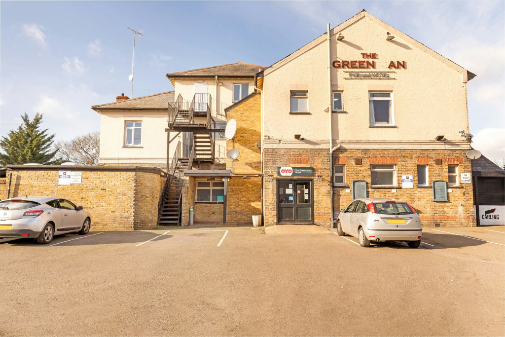 The Green Man Pub and Hotel by OYO