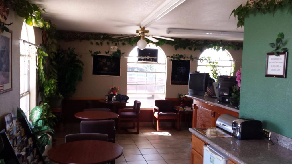 Green Country Inn