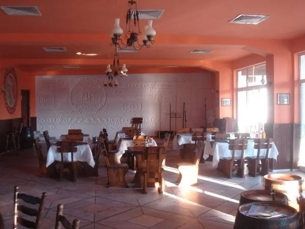 Irish Rover Hotel