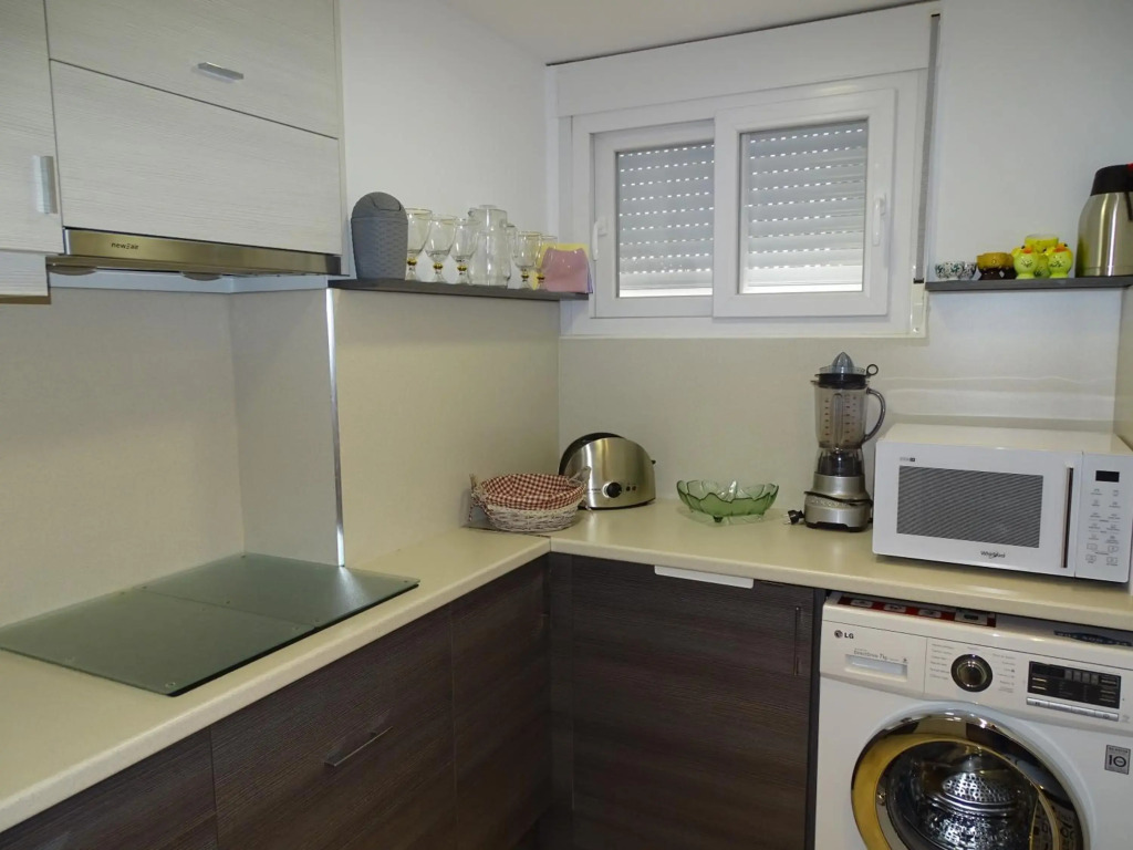 2-Schlafzimmer-Penthouse-Apartment mit frontalem Meerblick