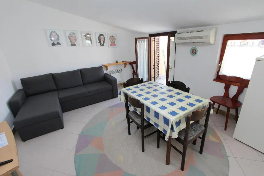 Apartments Lora