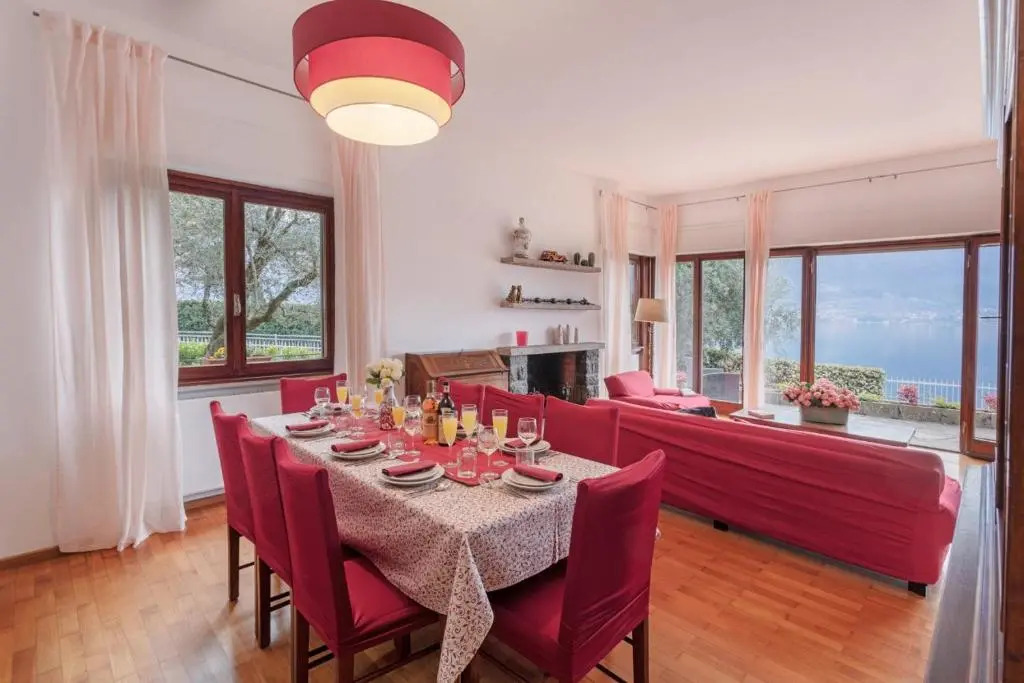 Villa Thea Sleeps 8 guests in Ossuccio