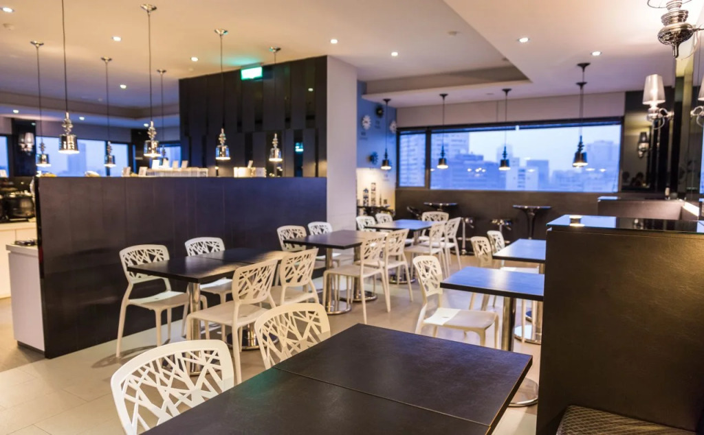 CHECK inn Express Kaohsiung Love River