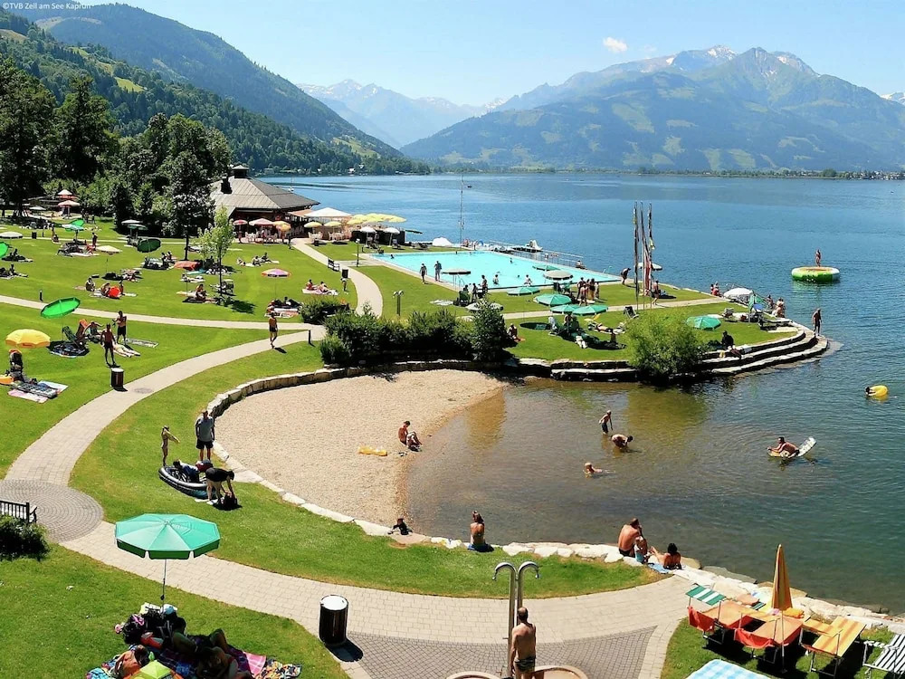 Modern Apartment Near Ski Area in Zell Em See