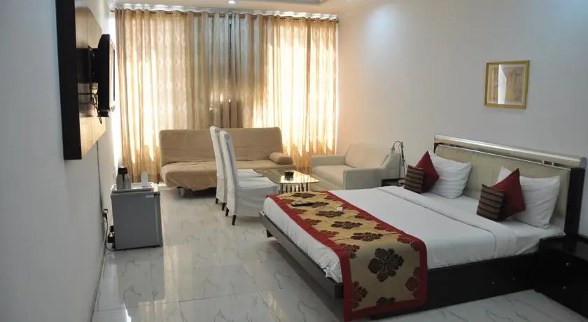 Kshitij Hotel Royale