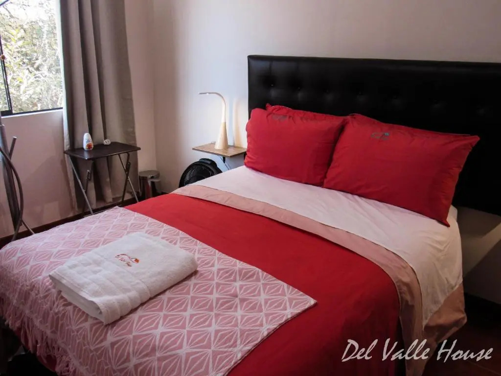 DEL VALLE HOUSE II