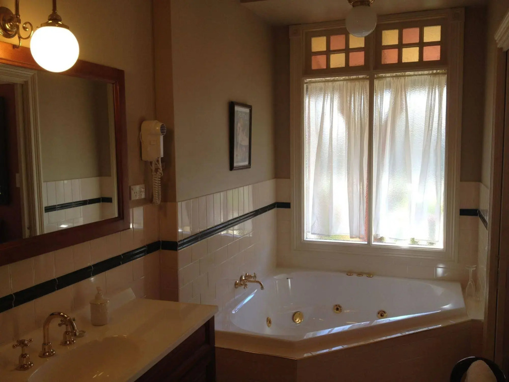 Bethany Manor Bed & Breakfast