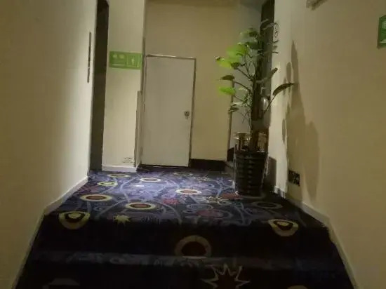 Kunshan Rongding Hotel (Yushan Square Subway Station Branch)