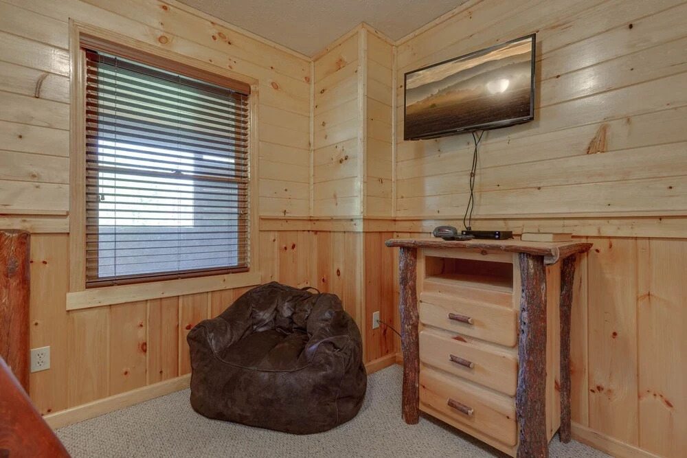 Downtown Getaway by Heritage Cabin Rentals