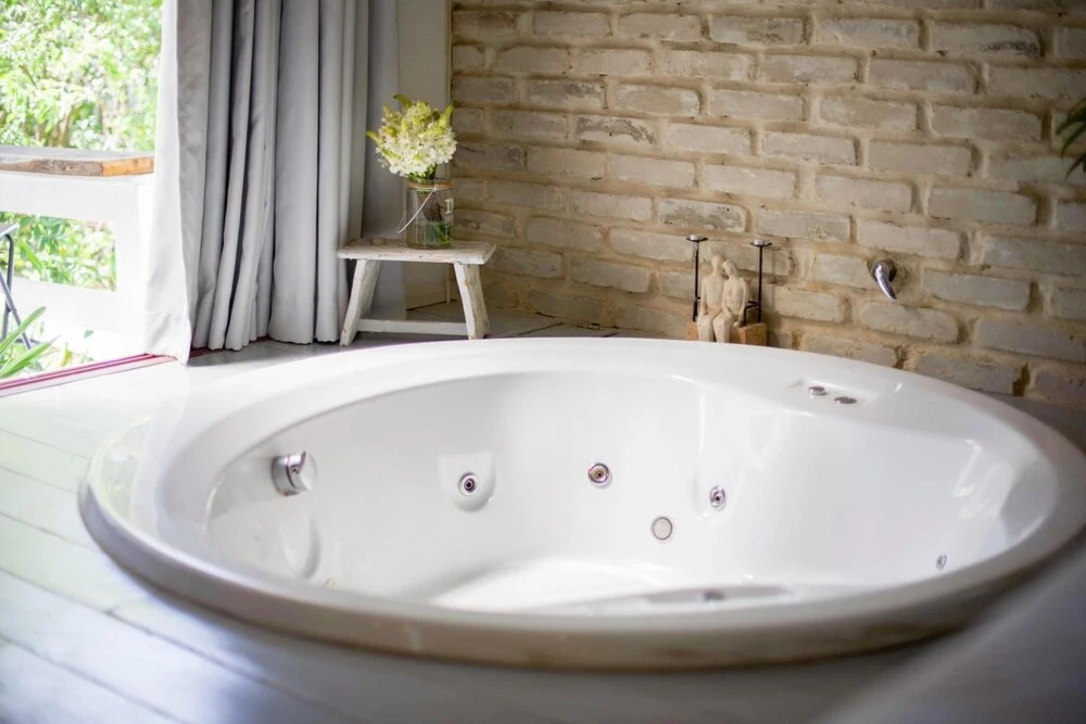Eili Suites