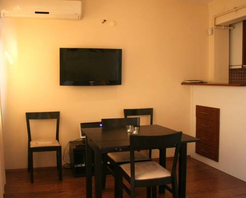 Aslan Apartments