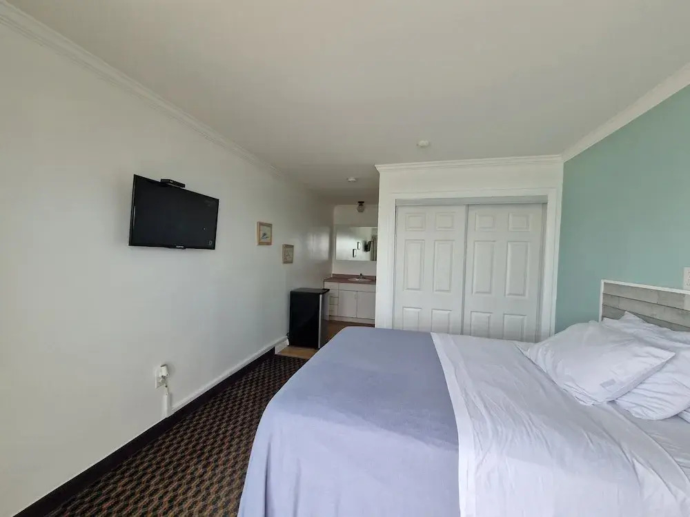 Sandcastle Beachfront Inn