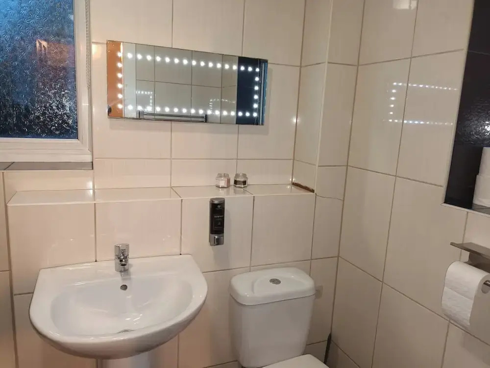 Spacious Birmingham House - 7 Guests -free Parking