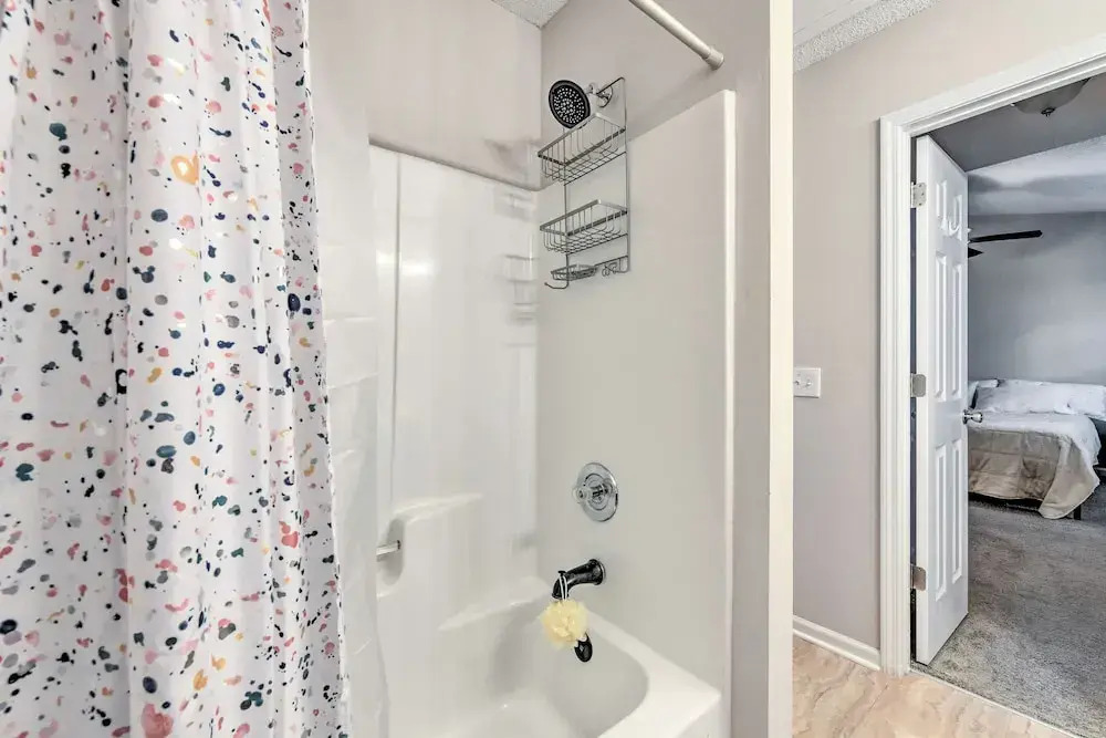 Chic Charlotte Townhome w/ Community Pool