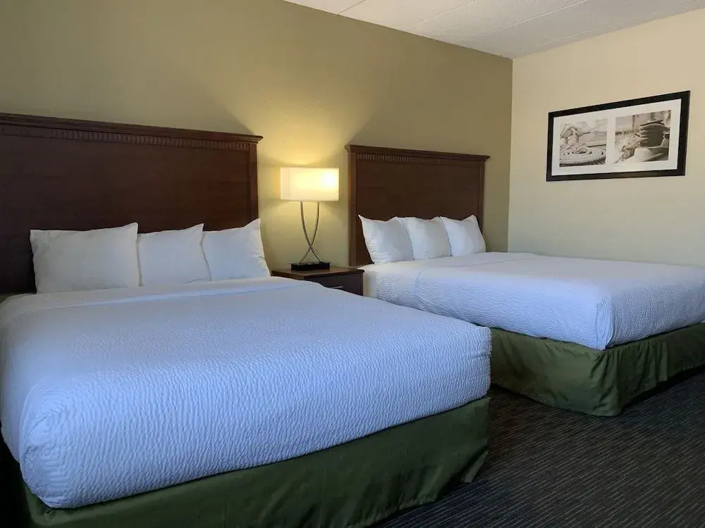 Nichols Inn & Suites
