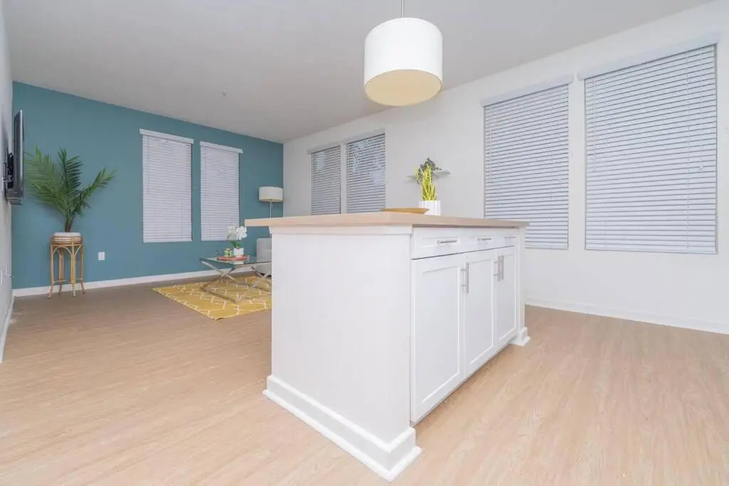 Amazing 2 bedroom 7 min from Disneyland w FREE Parking