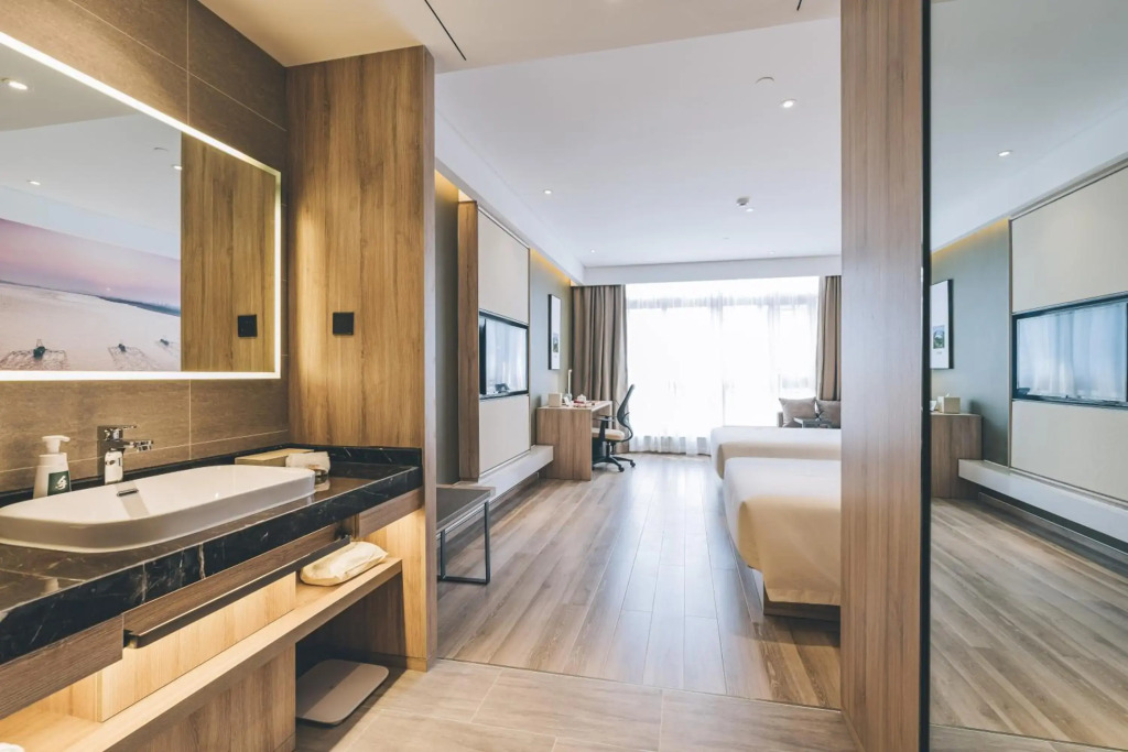Atour Hotel Haining Leather City South Gate